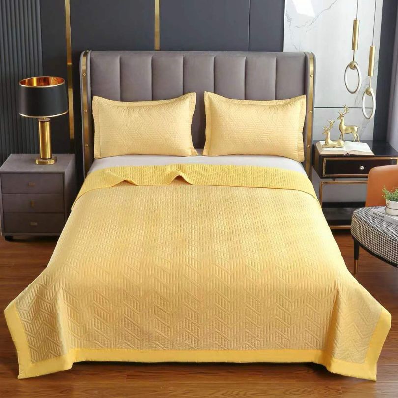 Cuvertura de Pat din Matase – Set Elegant de 3 Piese | Rasfat si Stil in Dormitorul Tau | COD 0096-TL