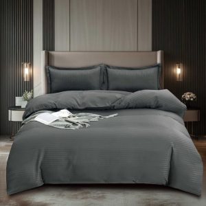 Lenjerie de Pat Damasc cu Elastic – Set 4 Piese | Confort si Eleganta pentru Dormitorul Tau | COD 0385-SI