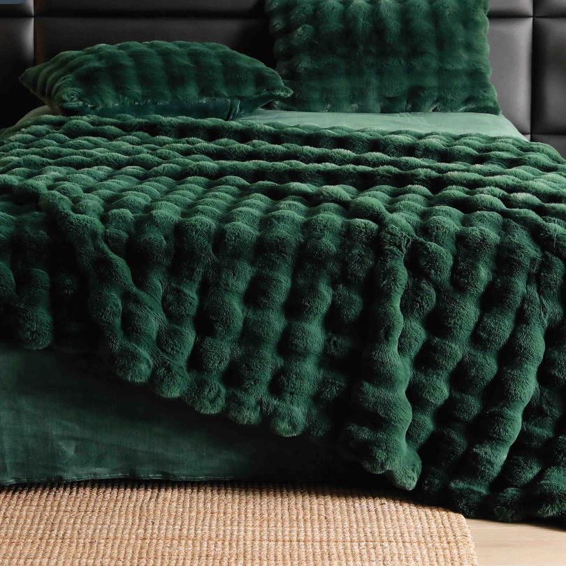 Lenjerie de pat din blanita de iepure artificiala – 6 piese, confort premium pentru nopti de vis | COD 1110-J