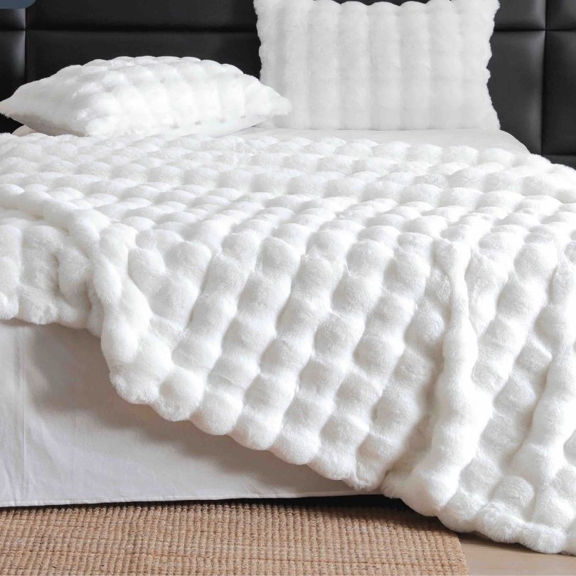 Lenjerie de pat din blanita de iepure artificiala – 6 piese, confort premium pentru nopti de vis | COD 1111-J